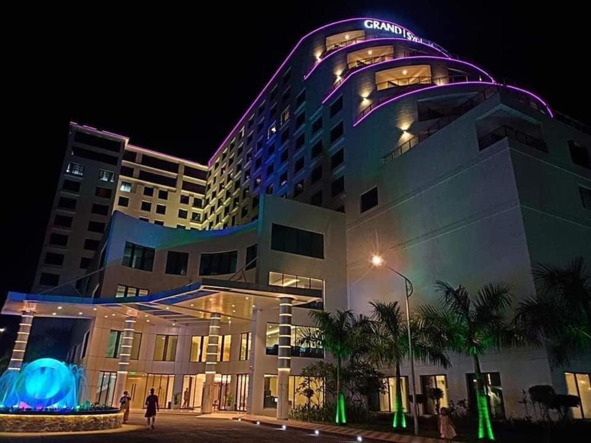 Grand Sylhet Hotel&Resort Buitenkant foto